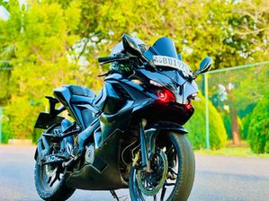 Bajaj Pulsar RS200 2016