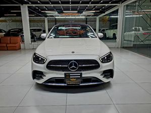 Mercedes Benz E200 AMG PREMIIM+ 5000KM 2022