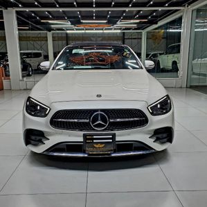 Mercedes Benz E200 AMG PREMIIM+ 5000KM 2022 - Image 2