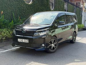 Toyota Voxy V Grade 1 Owner 2014