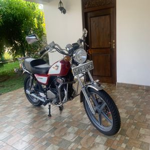 Honda CM Custom 2002 - Image 2