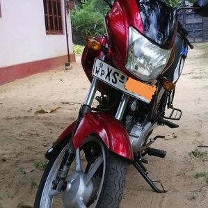 Yamaha YBR 110 2012 - Image 2