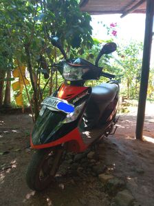 TVS Streak Scooty 2012