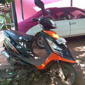 TVS Streak Scooty 2012 - Image 3