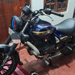 Bajaj Avenger Street 2015 - Image 3