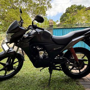 Honda Twister 2017 - Image 2