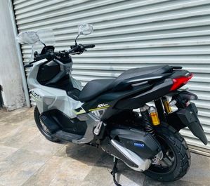 Honda PCX ADV 160 2025