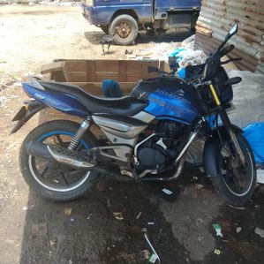 Bajaj Pulsar 180 2004