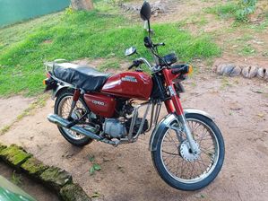 Hero CD 100 2004