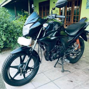 Honda Twister 2017 - Image 2