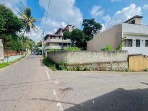 20FT Wide Carpet RD Facing Land For Sale In Kotte Madiwela road