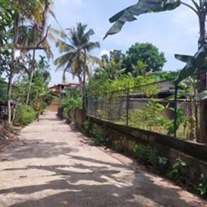 Prime Residential Land for Sale in Akuregoda Sri Jayawardenepura Kotte - Image 3