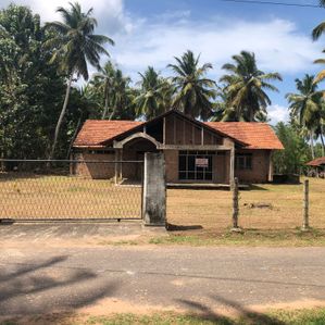 ලුණුවිල පර්චස් 120 ක ඉඩම සහ ගොඩනැගු නිමනොකල නිවස විකිනීමට ඇත - Image 2