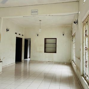 land with old house for sale in polgasowita - Image 2