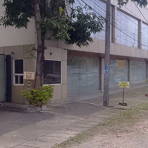 Gampaha - Yakkala Commercial Land with Two Story Building and House - Image 2
