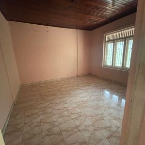 18P Square Land with House in Maharagama - Image 3