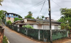 Land with Old House for Sale in Homagama