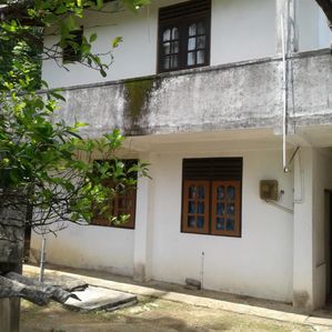 Land with House For Sale In Malabe - Image 3