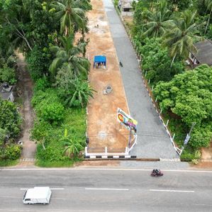 බස් පාරට මුහුණලා අගනා බිම්කොටස් - Image 2