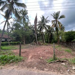 යක්කල (Yakkala) නගරයෙන් පර්චස් 36 ක අගනා බිම් කොටසක් - Image 2