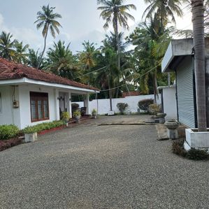 Land with a House for sale in Ja-ela - Image 2