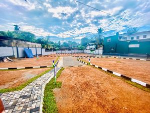 අතුරුගිරිය කඩුවෙල පාරට ලගින් ඉඩමක් M21