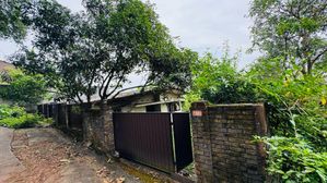 Land with Single Storey House for Sale in Battaramulla