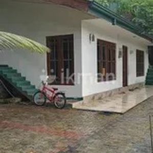 Valuable Land with House for Sale in Kandy - Image 2