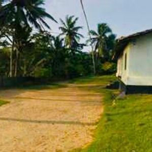 Colonial Type house with a Land for Sale Balapitiya - Image 2