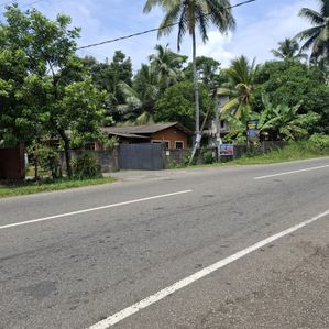 Valuable Land with House for Sale in Moragahahena - Image 2