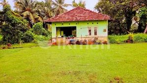 Land for Sale with Old House in Ja-Ela