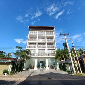 Beach Front Hotel for Sale Negombo - Image 2
