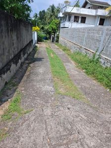 Residential / Commercial Land for Sale in Kadawatha