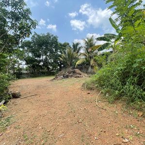 10 Perched Squre Land For Sale in Kahathuduwa - Image 3
