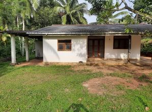 Land for Sale with House in Weliweriya