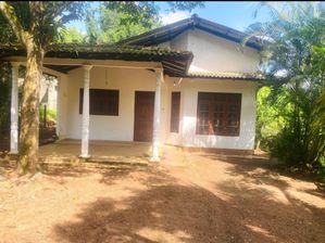 පානදුර පර්චස් විසි දෙකක ඉඩම සහිත අංග සම්පූර්ණ නිවසක් විකිණීමට