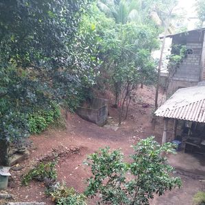 Land with House for Sale in Kalapaluwawa, Rajagiriya - Image 2